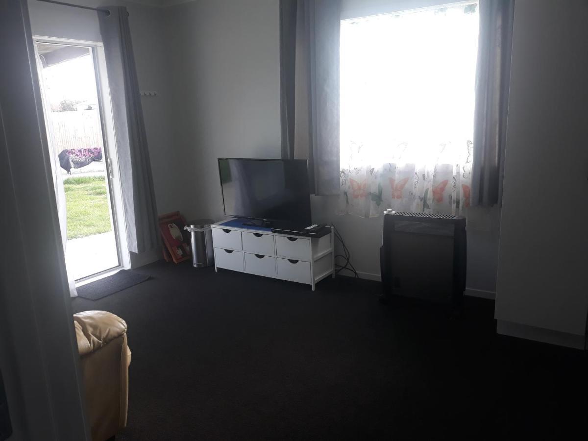 Comfortable 1 Bedroom Perfect For Travelers Or Workers Horotiu Eksteriør bilde